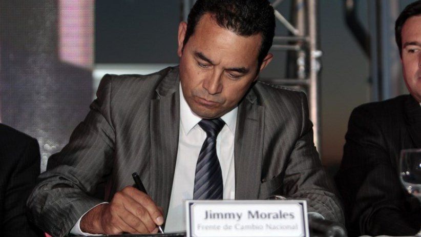 Jimmy Morales es firmante de Chapultepec