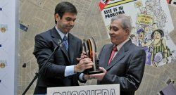 Adepa entregó el Premio de Honor 2017 a Claudio Paolillo