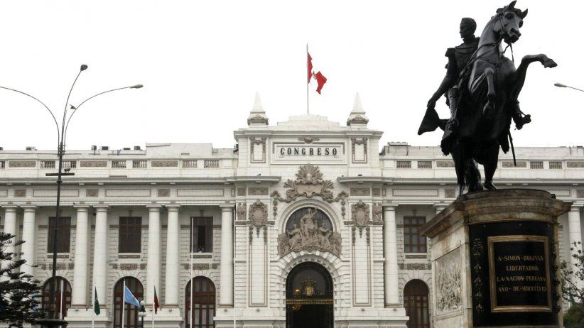 La SIP condena que el Congreso peruano considere legalizar la discriminación contra los medios privados  