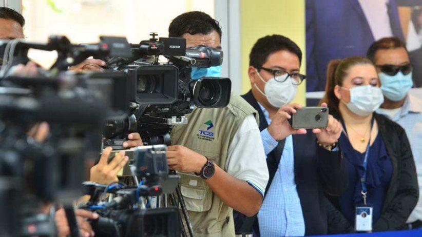 La SIP rechaza insistencia de procesar a periodistas en El Salvador