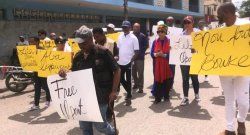 La prensa haitiana deja atrás un año menos letal, pero sigue en grave peligro