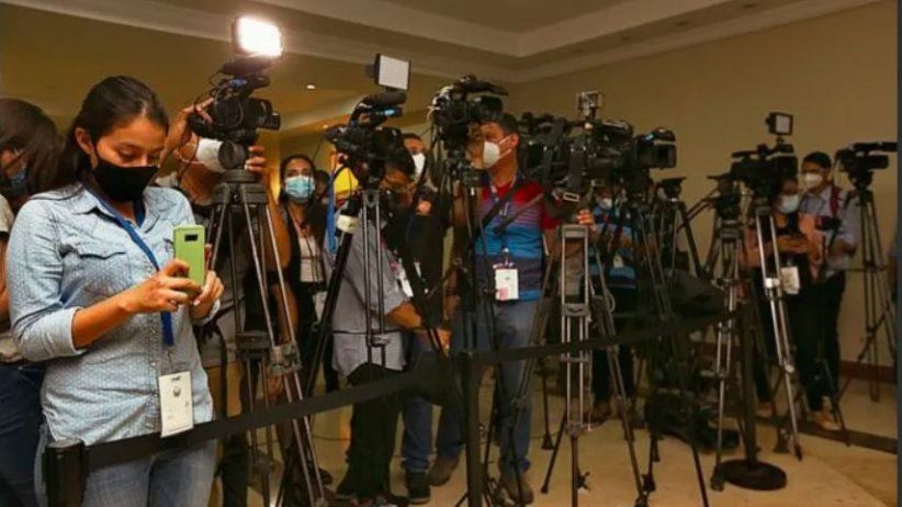 IAPA rejects the criminalization of journalism in El Salvador