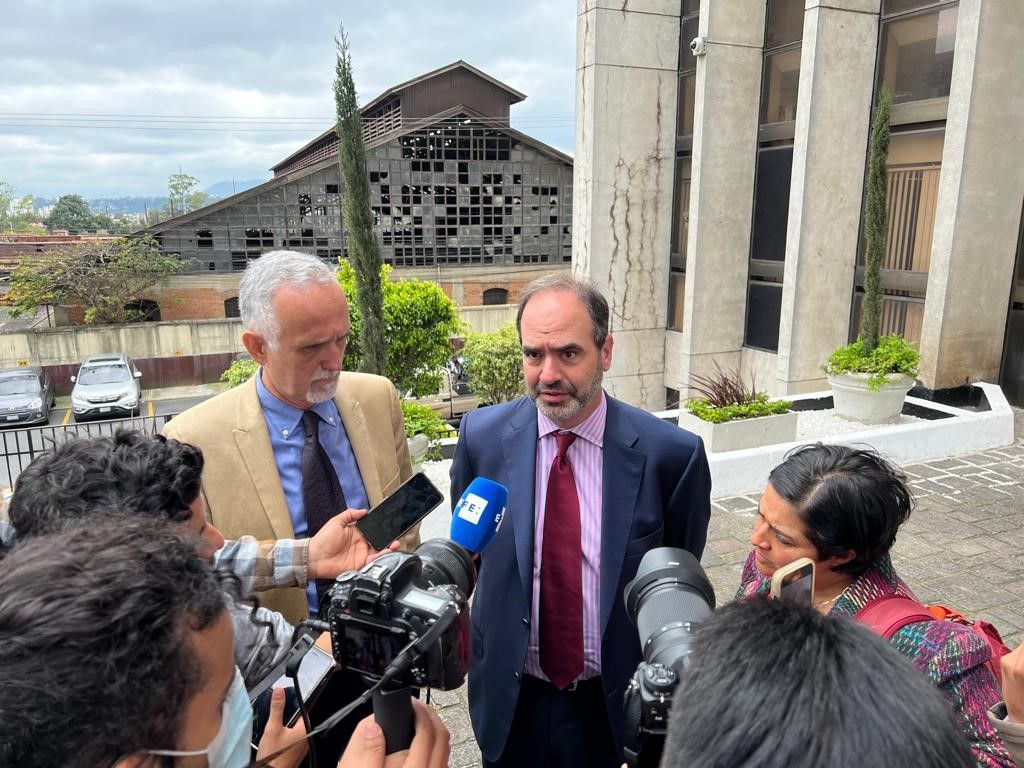IAPA in Guatemala: Carlos Jornet and Michael Greenspon.