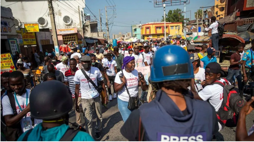 Photo: AP, Dieu Nalio Chery.