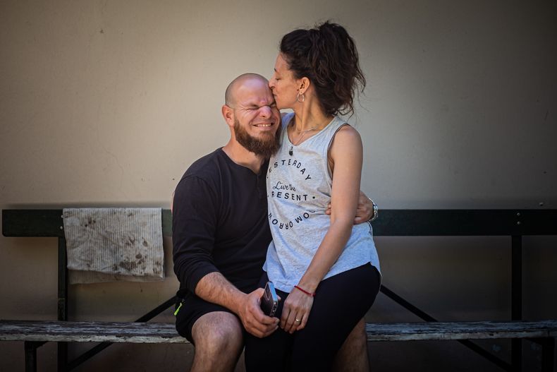 Jessica y Noslen son ahora orgullosos habitantes de Moreno, uno de los 135 partidos de la provincia de Buenos Aires. Una «zona oeste» selvática, como la llaman los porteños. No es un lugar céntrico ni turístico