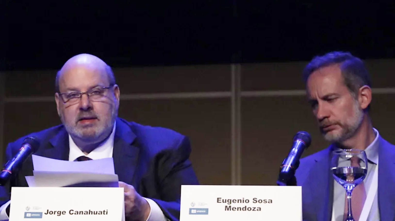 &nbsp;Jorge Canahuati (l.) president of IAPA with Eugenio Sosa Mendoza, president of AIR today in Punta del Este, Uruguay.&nbsp;
