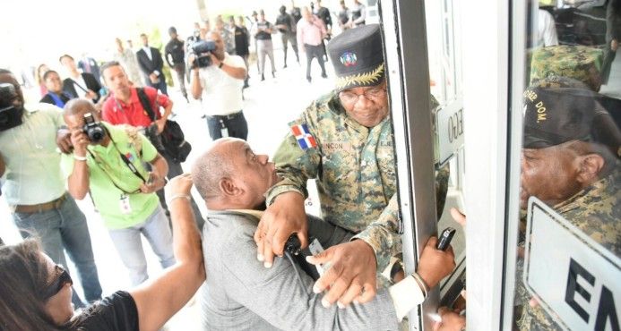 Agresión contra Ramón Cruz Benzán (Foto Diario Libre/Luis Gómez)