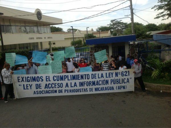 600x400_1369842012_Periodistasindignados