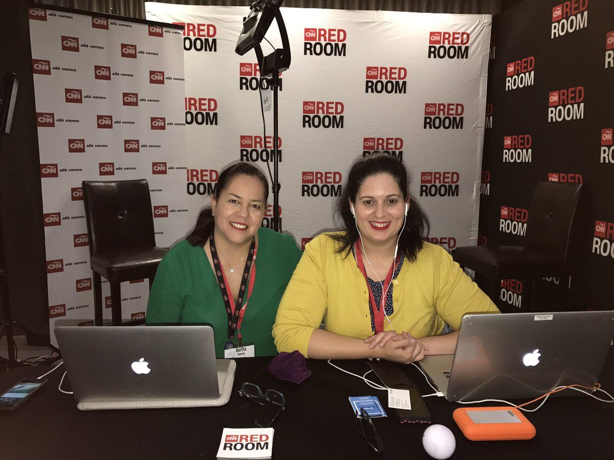 Bertha Ramos (izq.) y Marysabel Huston, editoras de CNN en Español, en su panel de transmisiones digitales durante SIPConnect 2017.