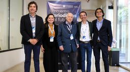 De izq. a der., Juan David Bernal, director ejecutivo de CLAEP; Catalina Jimenez, vicepresidenta de CLAEP, Norberto Frigerio, presidente de CLAEP; Juan Camilo Hernández Rodríguez, Universidad de La Sabana y otro miembro del equipo docente de esa universidad.