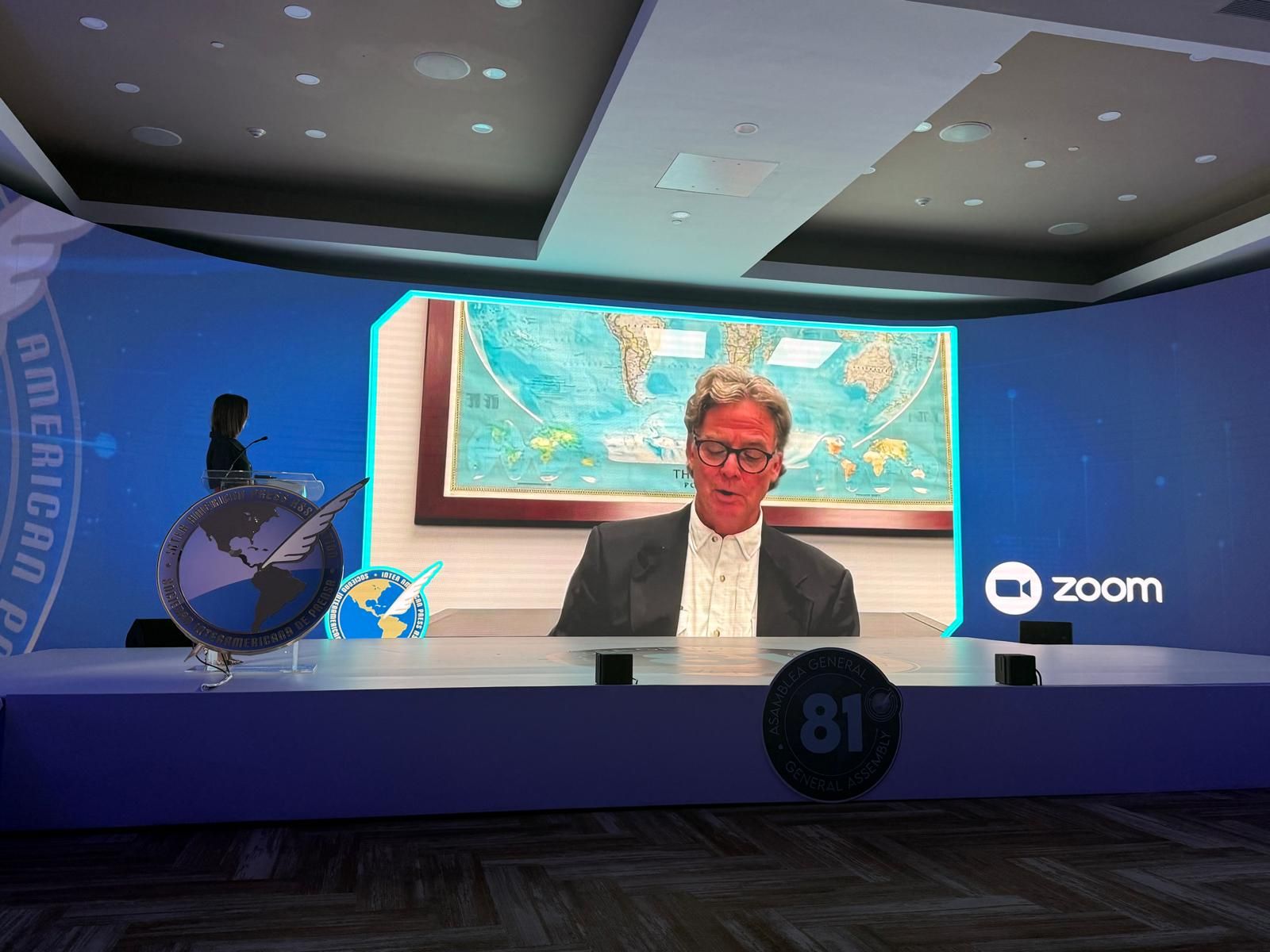Al aceptar su nuevo período como presidente&nbsp; de la SIP, Pierre Manigault dirigió un mensaje de unidad y esperanza a los asistentes a la 81 Asamblea General realizada en Punta Cana.