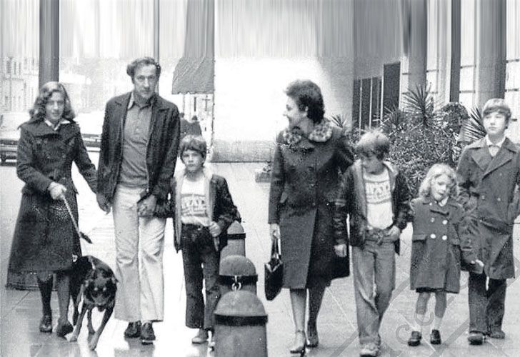 Robert Cox y su familia. (Foto tomada de Perfil)