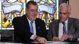 Presidente de Guatemala, Bernardo Arévalo, firmó la Declaración de Chapultepec