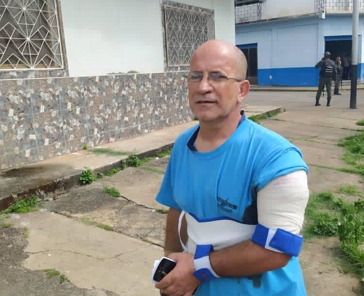 Photojournalist Jamel Louka. (Photo from Efecto Cocuyo)
