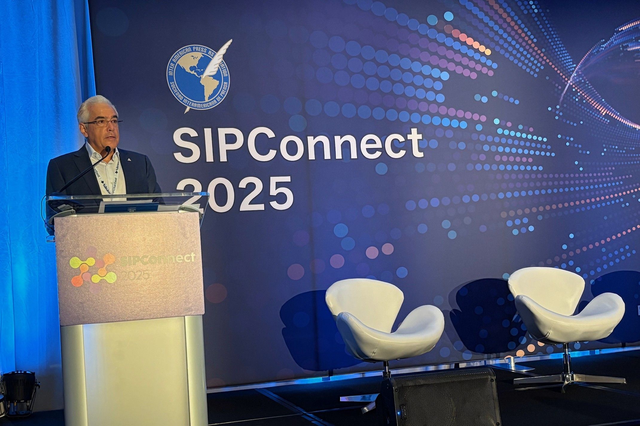 IAPA President José Roberto Dutriz.