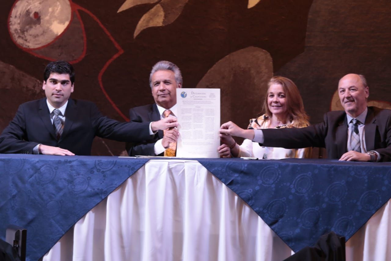 Vice President Otto Sonneholzner, President Lenin Moreno, IAPA President Maria Elvira Dominguez and IAPA Executive Director Ricardo Trotti.&nbsp;